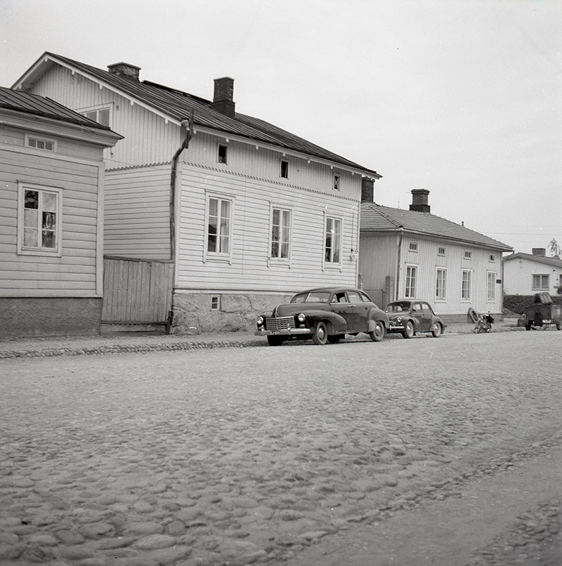 Tähtitorninkatu 8 b ja Kupittaankatu 27; ulkokuva