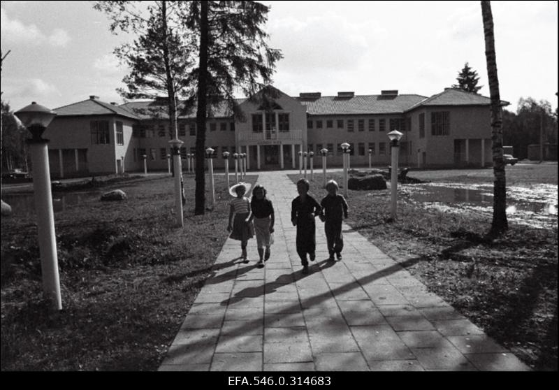 Ääsmäe Põhikool.