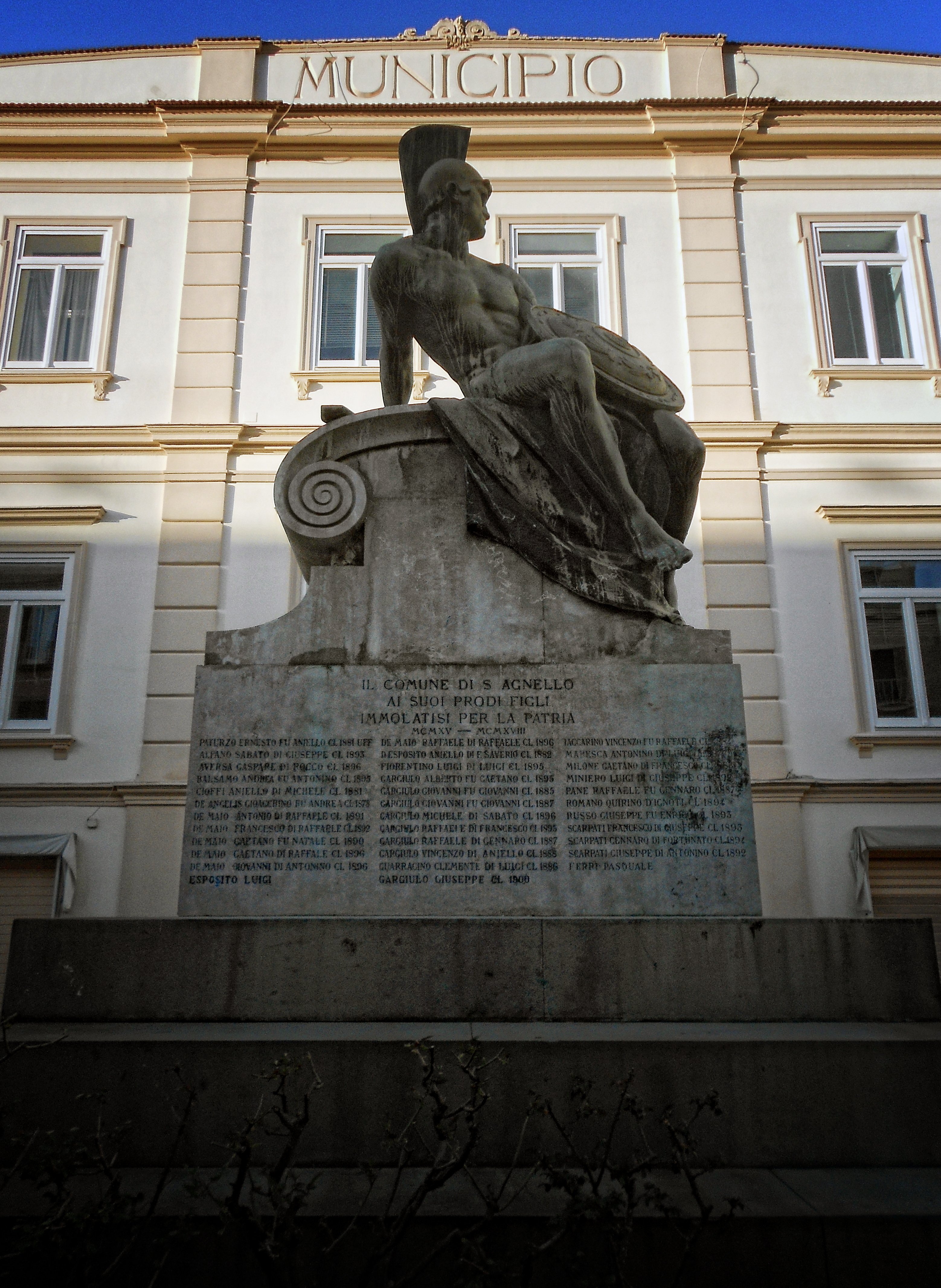 Monumento ai Caduti, Piazza Matteotti