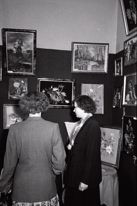 Käsitöönäitus Tallinna Garnisoni Ohvitseride Majas.