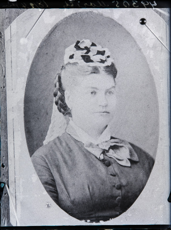 Naise foto, (06.09.1927 fotokoopia, tellija Moritz).