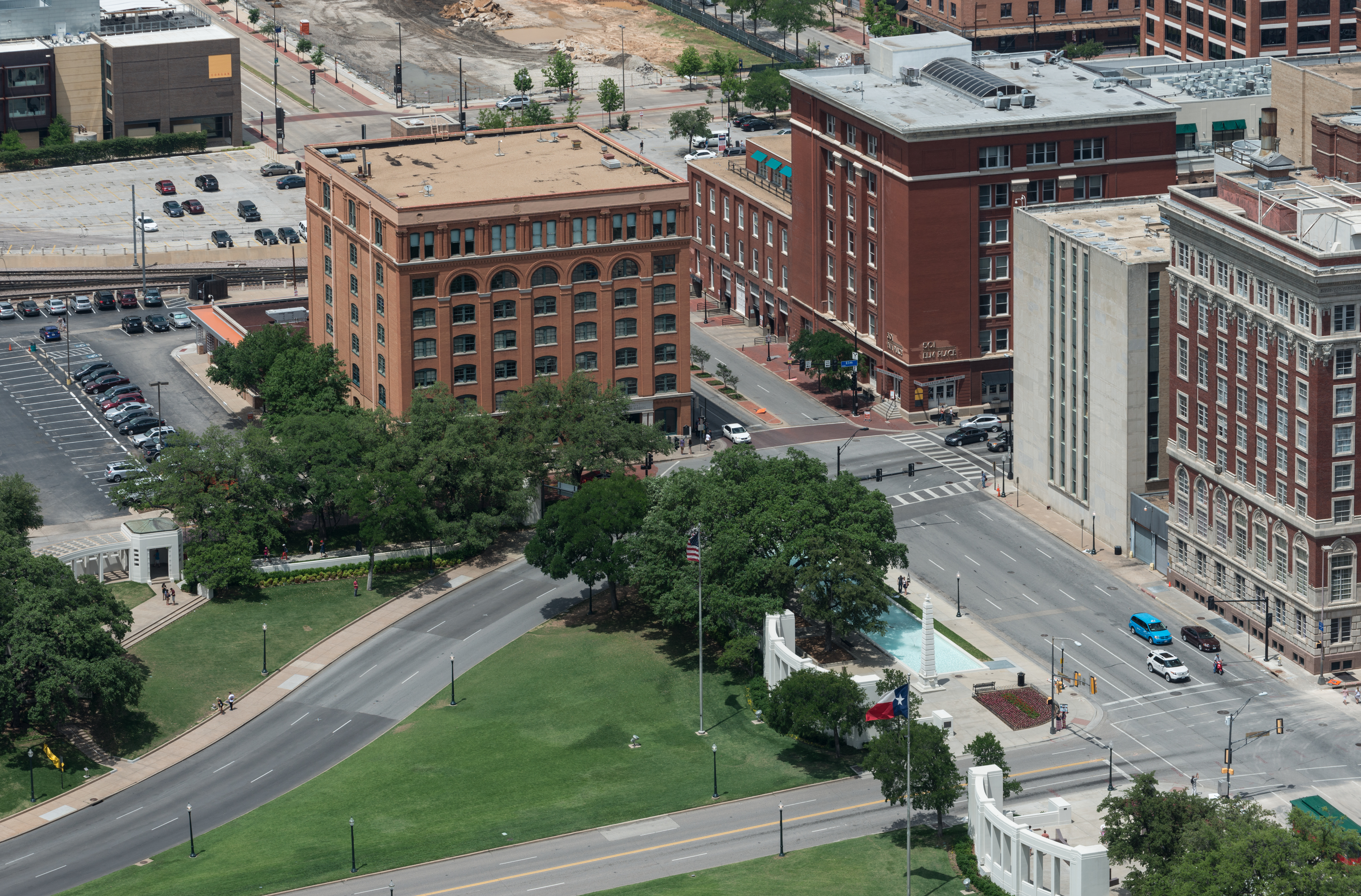 View, in 2014, of Dealey Plaza and the Texas School Book Depository in Dallas, Texas