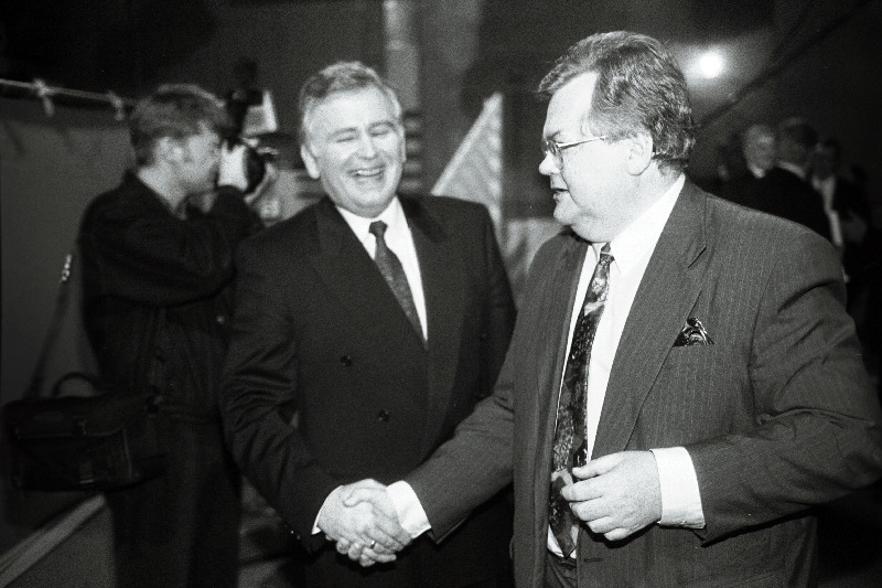 T. Vähi, E. Savisaar.