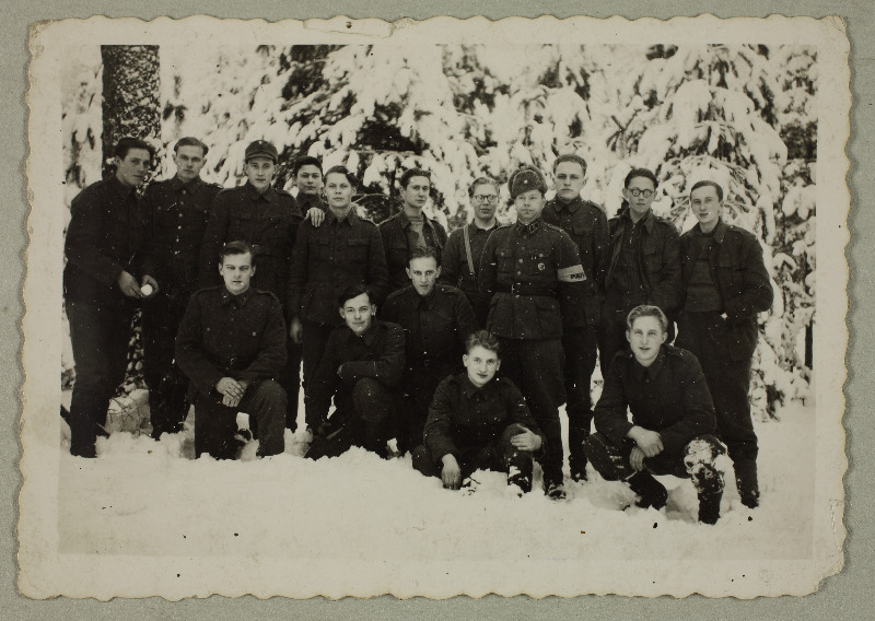 Noormehed Uussaari õppelaagris Soomes 1943. a
