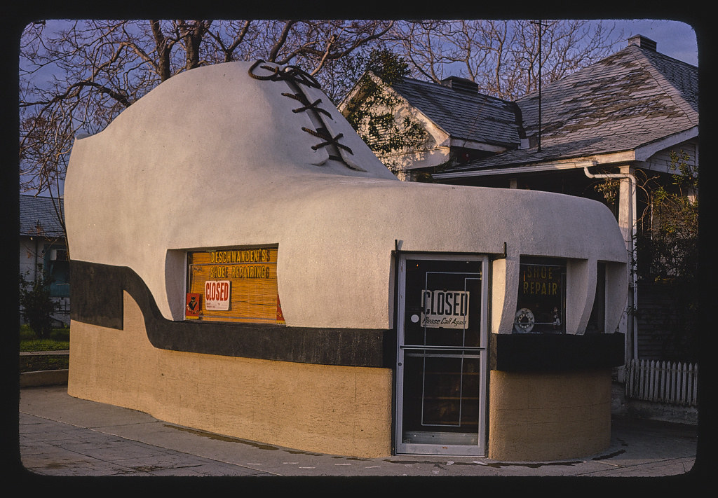 Deschwanden's Shoe Repair ("The Big Shoe"), angle view, 10th & Chester, Bakersfield, California (LOC)