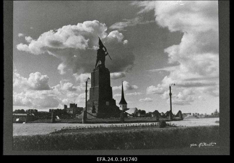 Vabadussõjas langenute mälestusmärk Rakveres.