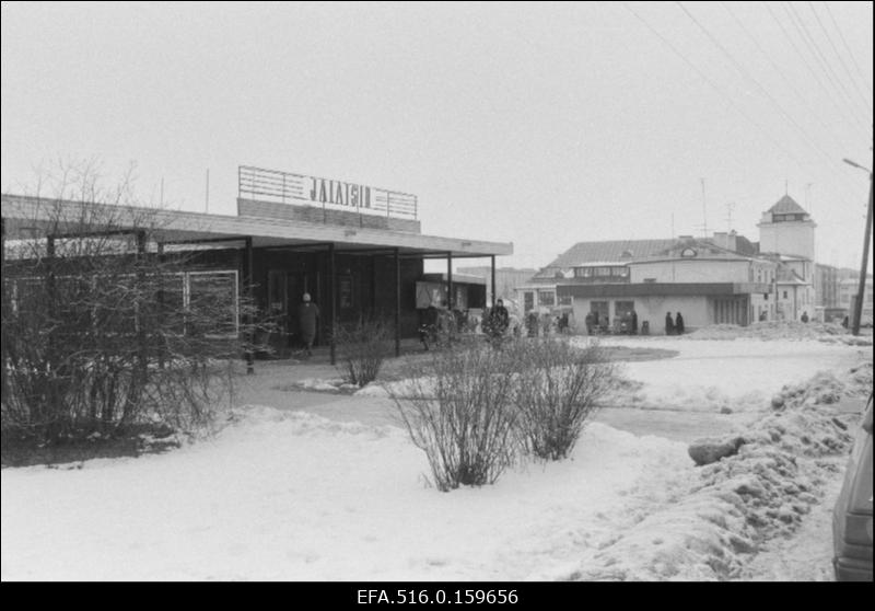 Kaubanduskeskus “Turu-Tare”.