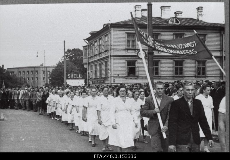 Riigivolikogu otsuste heakskiitmiseks korraldatud suurmiiting Tallinnas. Ettevalmistused miitinguks.