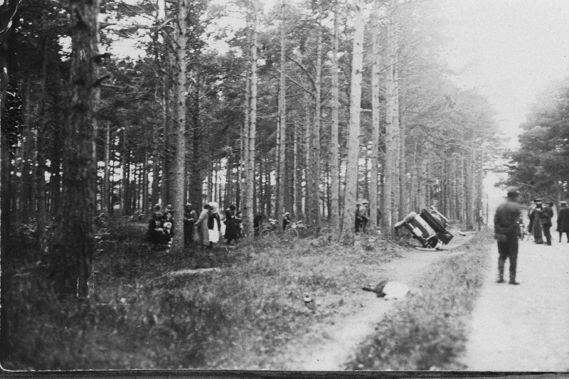 Piirituseärimees Bernhard Palmi auto Chevrolet pärast Kose teel toimunud inimohvriga avariid.