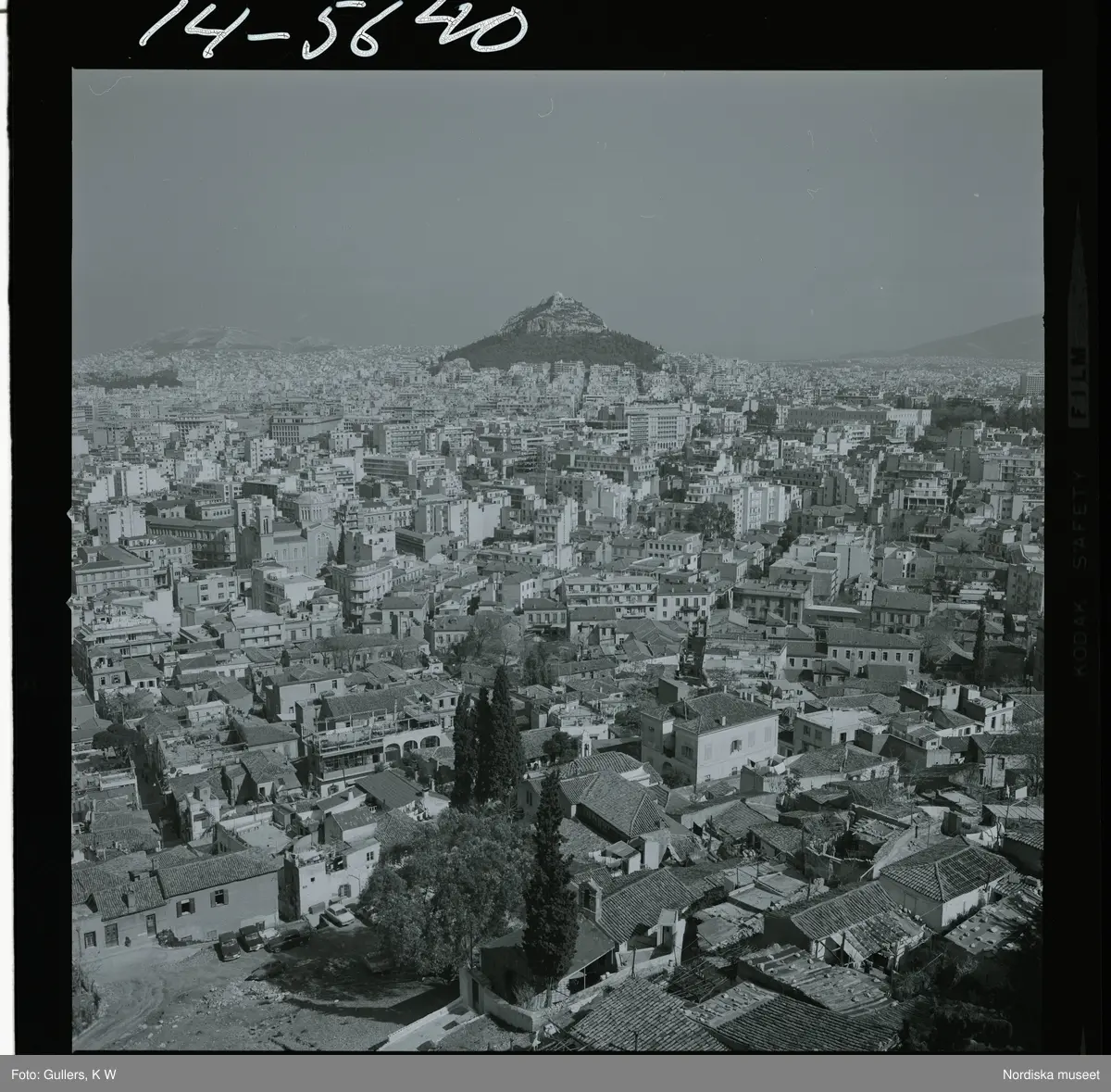 2795 Grekland Akropolis. Utsikt över staden och hberget Lykabettos.