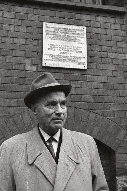 NLKP liige 1925. aastast, endine punakaartlane, Jääretkest osavõtja, personaalpensionär Adolf Tamm.