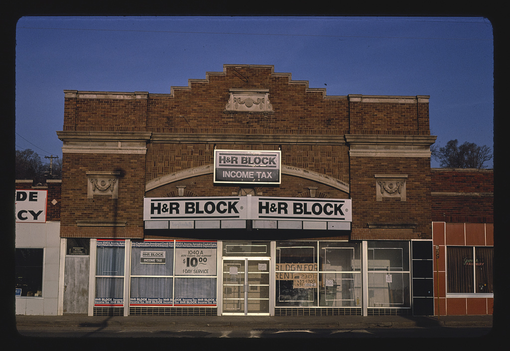 H & R Block, North 30th Street, Omaha, Nebraska (LOC)