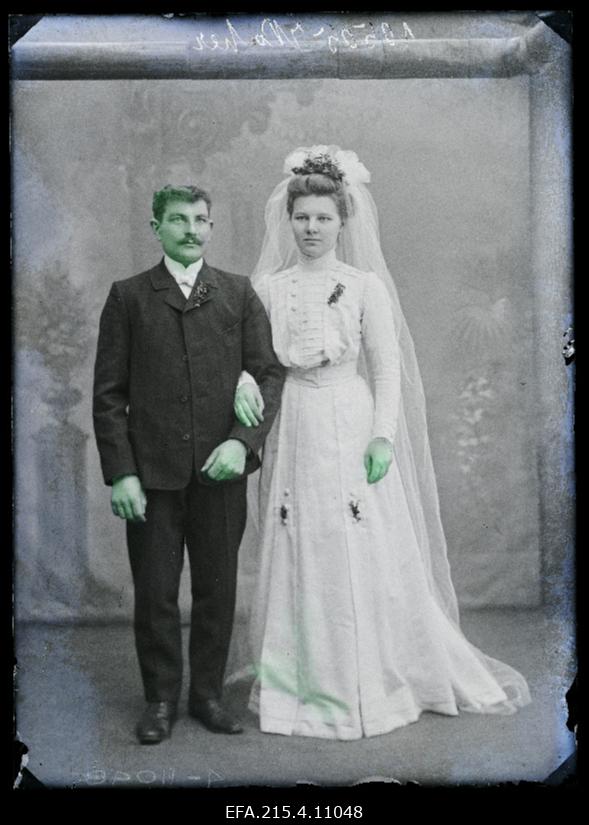 Noorpaar Waher (Vaher) Mõisakülast.