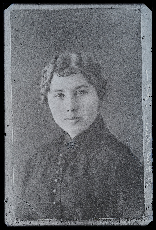 Naise foto, (13.06.1930 fotokoopia, tellija Ani).