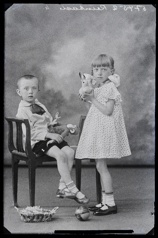 Reinbachi lapsed mänguasjadega.