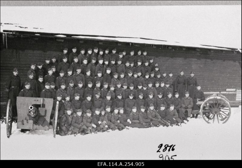 Vabadussõda. Õhu- ja merejõud, samuti soomustatud väeosad  lahingutegevuses. Välisriikide [Läti, USA, Soome, Inglismaa, Taani] laevad Tallinna sadamas. Soomusrongid nr. 1, nr. 5 ja nr. 4. Põhjapiirkonna Kommuunide Rahvakomissaride Nõukogu ja III Ülevenemaalise Tööliste Soldatite ja Talupoegade Saadikute Nõukogu fotod. Taani vabatahtlikud ja Soome ajakirjanikud Eestis. Välisriikide diplomaatide vastuvõtud 1920.a. alguses. Peeter I ausamba mahavõtmine.