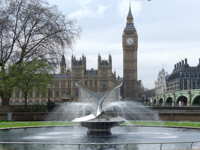 Revolving Tension Fountain by Naum Gabo 1972 - geograph.org.uk - 2341183 - Revolving Tension Fountain by Naum Gabo 1972