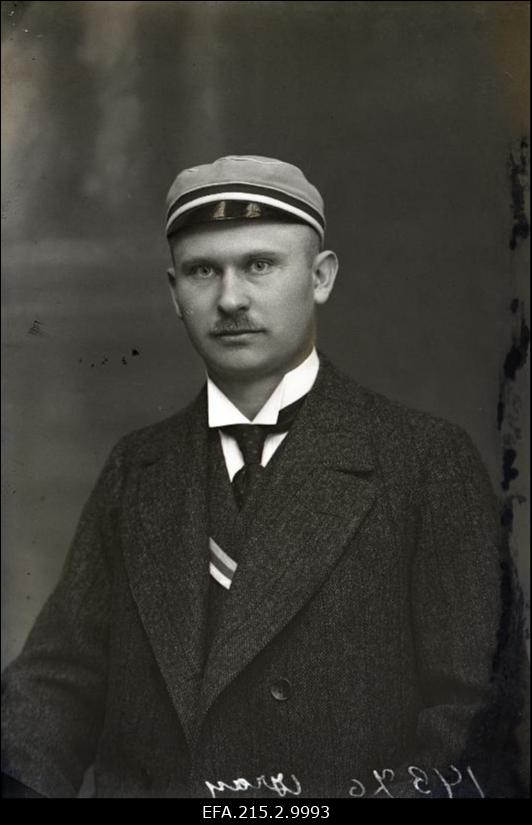 Korporatsioon Sakala asutajaliige, Viljandi advokaat ja ajalehe "Sakala" vastutav toimetaja Karl Grau.