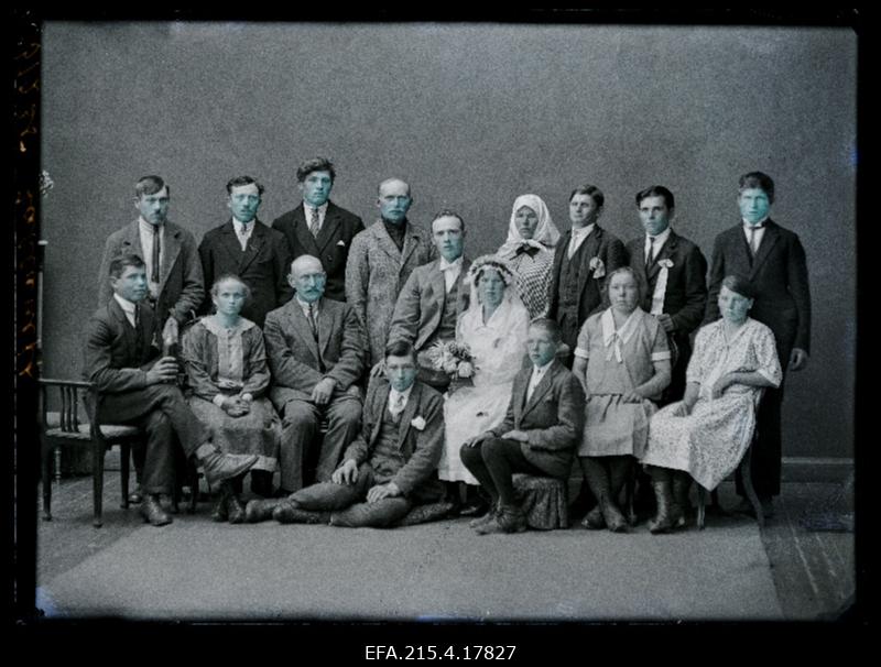 Pruupaar Jablonev pulmalistega.