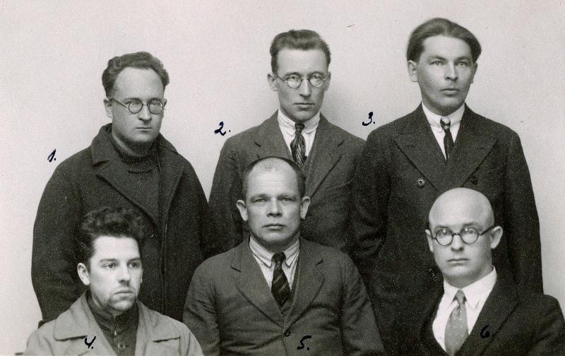 Tartu Ülikooli üliõpilaste sotsiaalfilooofilise seltsi liikmed (1922-1924.a.). 1. rida vasakult: Nael, Harald Jaani poeg, Sepp, Johannes Kristofi poeg, Wahtmann (Vaarandi), Anton Matsi poeg, 2. rida vasakult: Cher, Robert Joh. poeg, Tulp, Mihkel Johani poeg, Lipstal, Albert Jaani poeg.