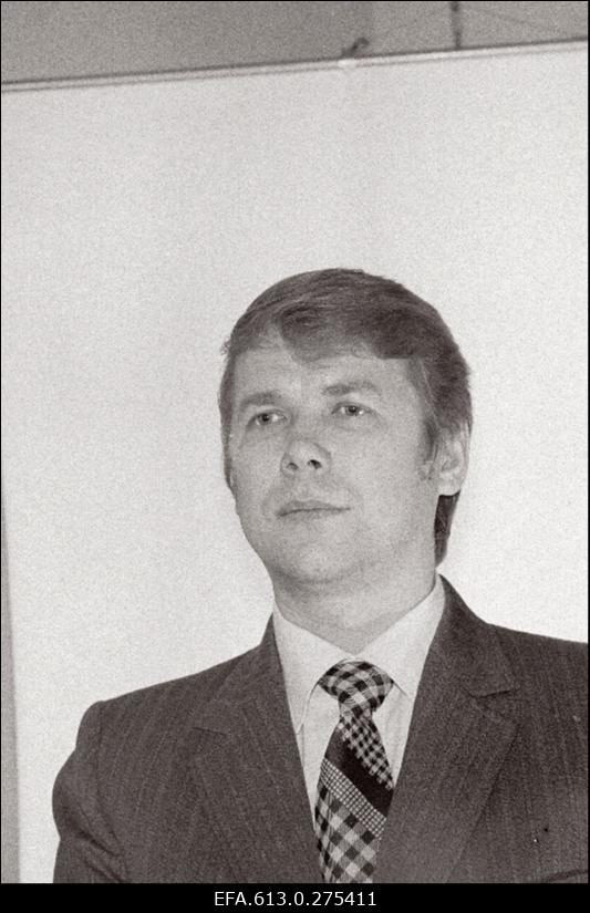 Js PKB (Projekteerimis Konstrueerimis Büroo) autahvel.