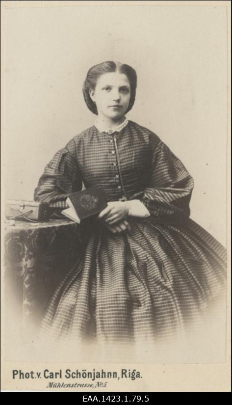 Louise von Bluhmen, portreefoto