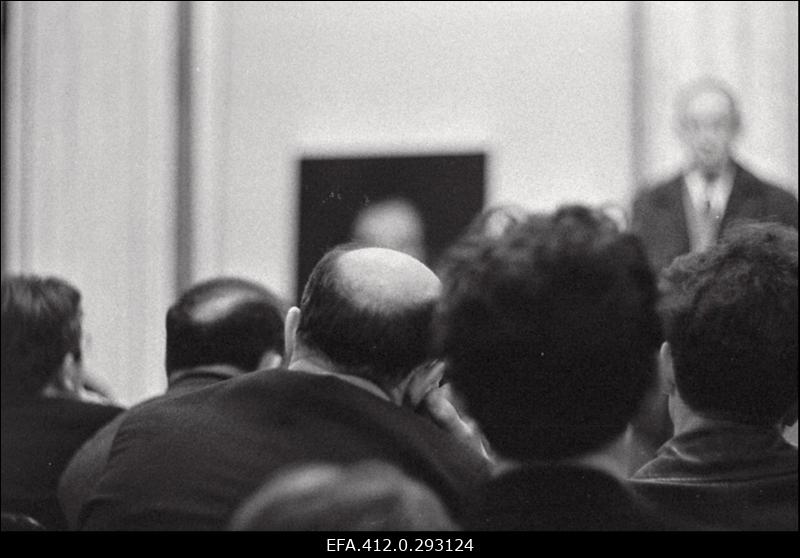 "Kõik fotoportreest" NSVL Ajakirjanike Liidus Moskva osakonna fotosektsiooniklubis "Jupiter" Jevsei Bjalõi, Vassili Malõev, Abram Šterenberg.