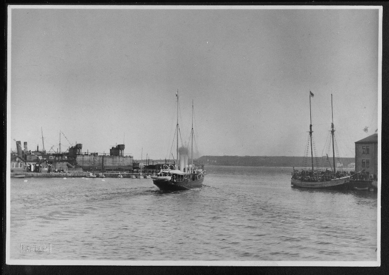Soome laeva saabumine president Relanderiga Tallinna sadamasse.