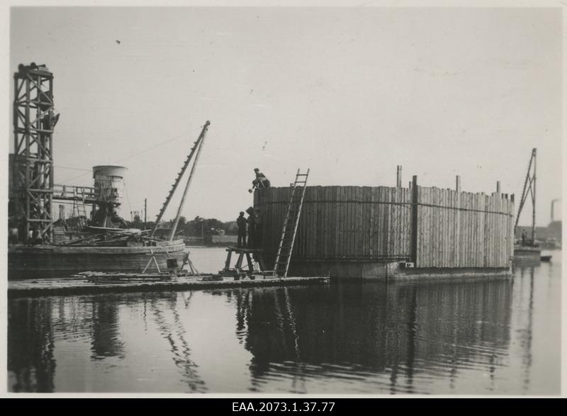 Pärnu Suursilla ehitus, kessoonide paigaldamine