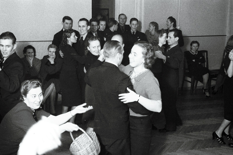 Kodanliku õhukaitse (KÕ) propaganda-majandusnädala tantsupidu.