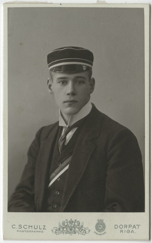 Korporatsiooni "Livonia" liige Pierre Meyer, portreefoto