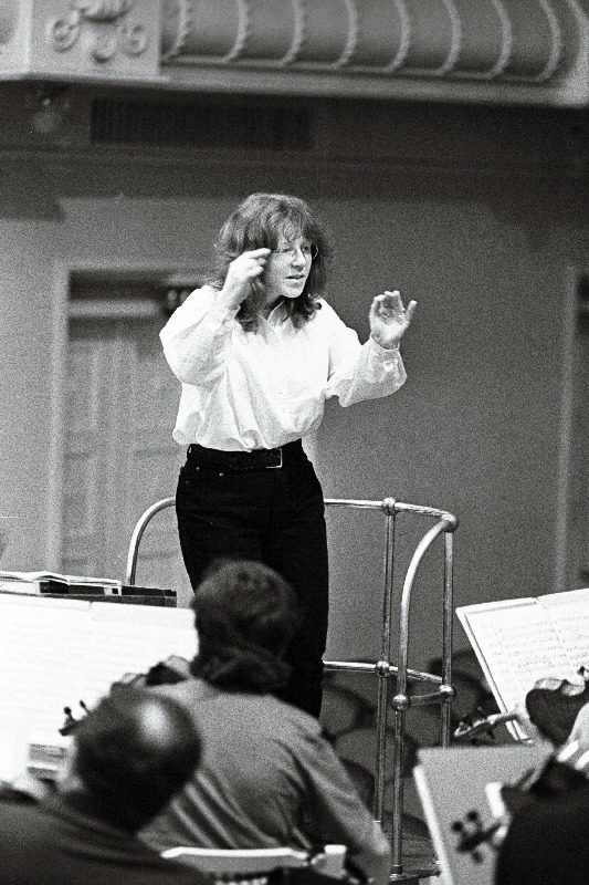 Sian Edwards Inglise rahvusooperi peadirigent.