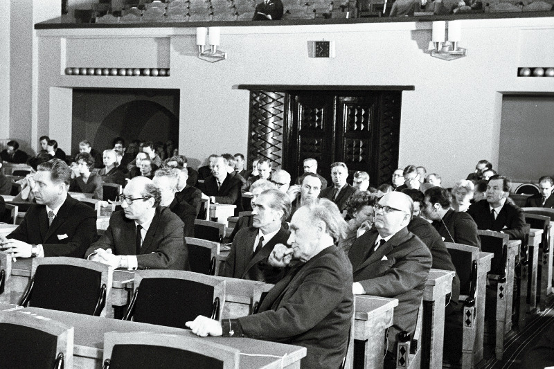 Eesti NSV Heliloojate Liidu VIII kongress Eesti NSV Ülemnõukogu istungisaalis.