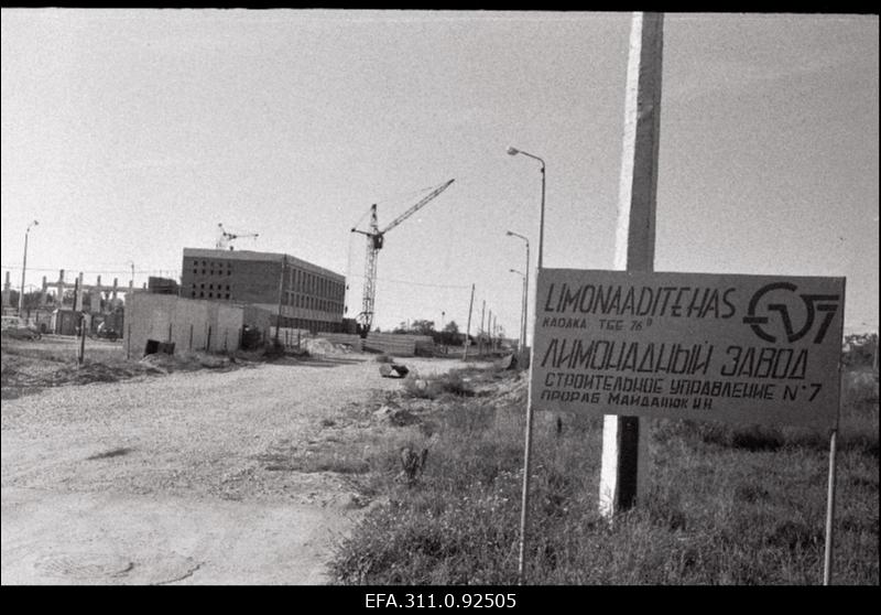 Tallinna Limonaaditehas Kadaka teel.