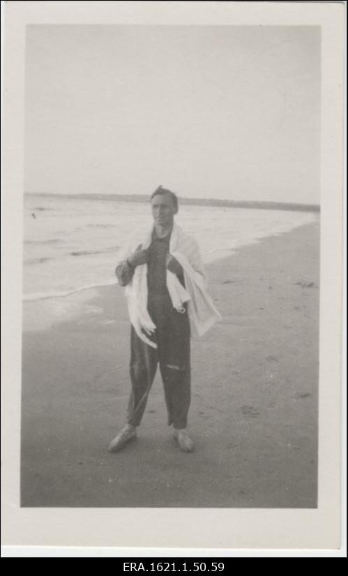 Tuvastamata mees [Eduard Virgo tuttav?] mererannal