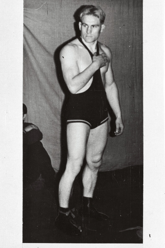 Eesti NSV meistrivõistlustel vabamaadluses kergekeskkaalus esikoha võitnud Jaan Grünman.