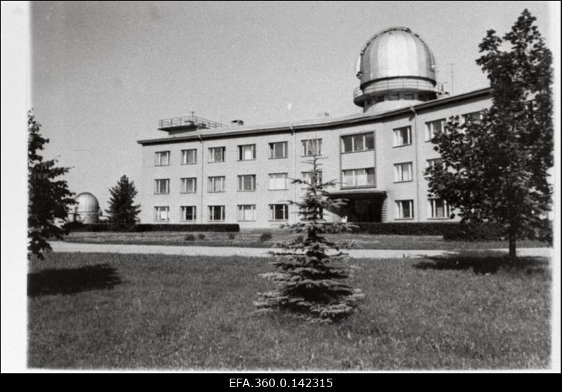 Eesti NSV TA Astrofüüsika ja Atmosfäärifüüsika Instituudi Tõravere observatoorium.