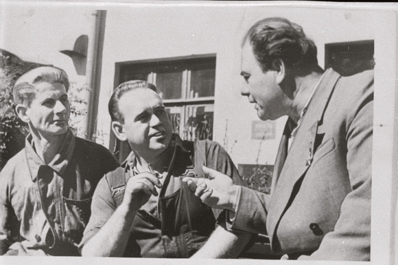 Tehase Eesti Kaabel endised sõjamehed Nõukogude Liidu kangelane Aleksei Denissov (paremalt), Valdar Sinivee ja Valter Baumann.