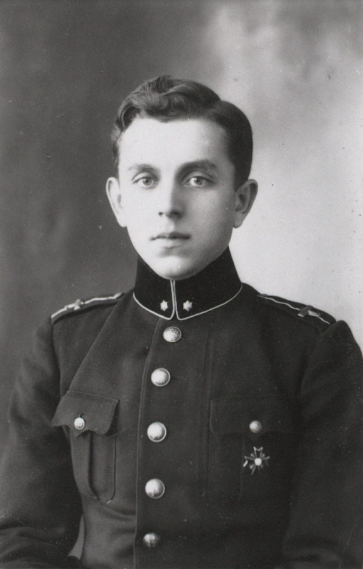 Patska, Alfred (Albert) - Eesti Üliõpilaste Seltsi liige, Tartu Ülikooli õigusteaduskonna üliõpilane, Lennuväerügemendi lendur-vaatleja, nooremleitnant.