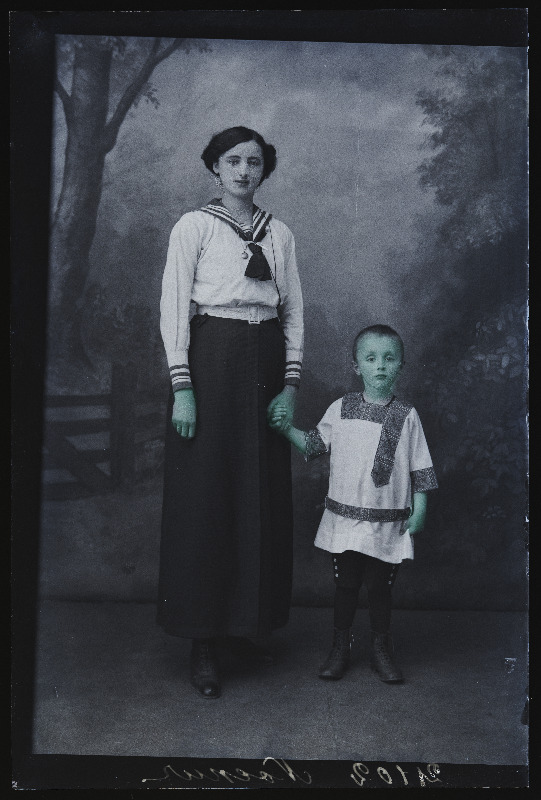 Nockur (Nokkur) poisiga, (Karksi mõis).