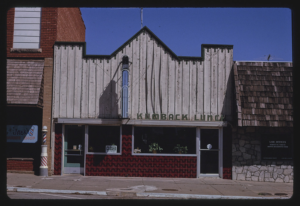 Kumback Lunch, angle 2, 6th Street, Perry, Oklahoma (LOC)