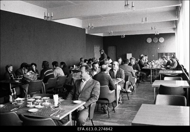 KM ettevõtete direktorite kool Loksal. Autoremondi tehase puhkebaasis.