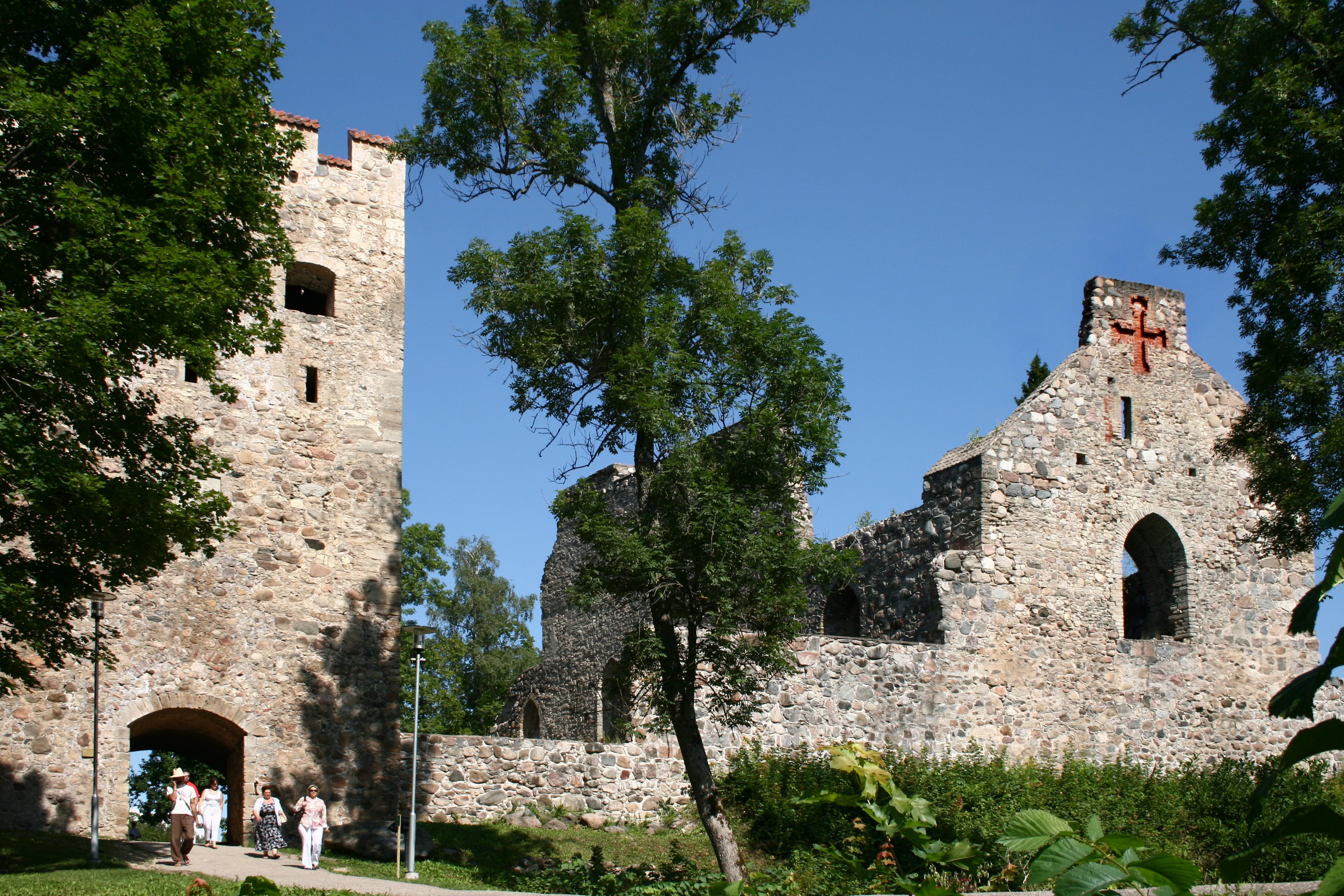 Sigulda medieval castle ruins - panoramio - Sigulda medieval castle ruins