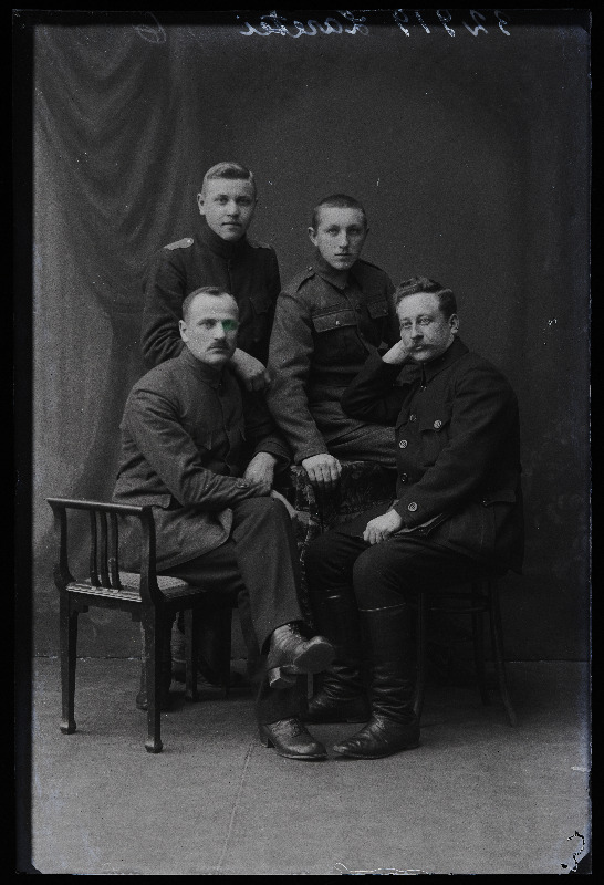 Grupp mehi, (foto tellija Laretei).