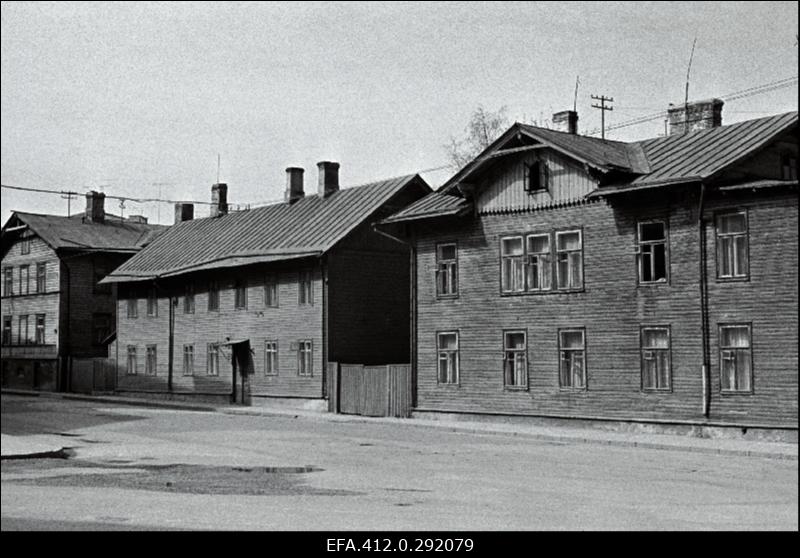 Vanad majad Gogoli ja Pronksi (endise V-Kompassi) tänava nurgal.