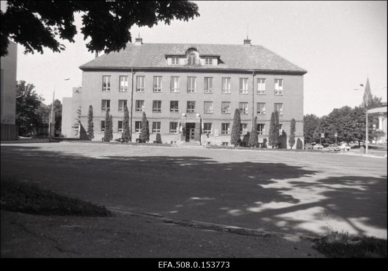 Viljandi maakonnavalitsuse hoone Vabaduse platsil.