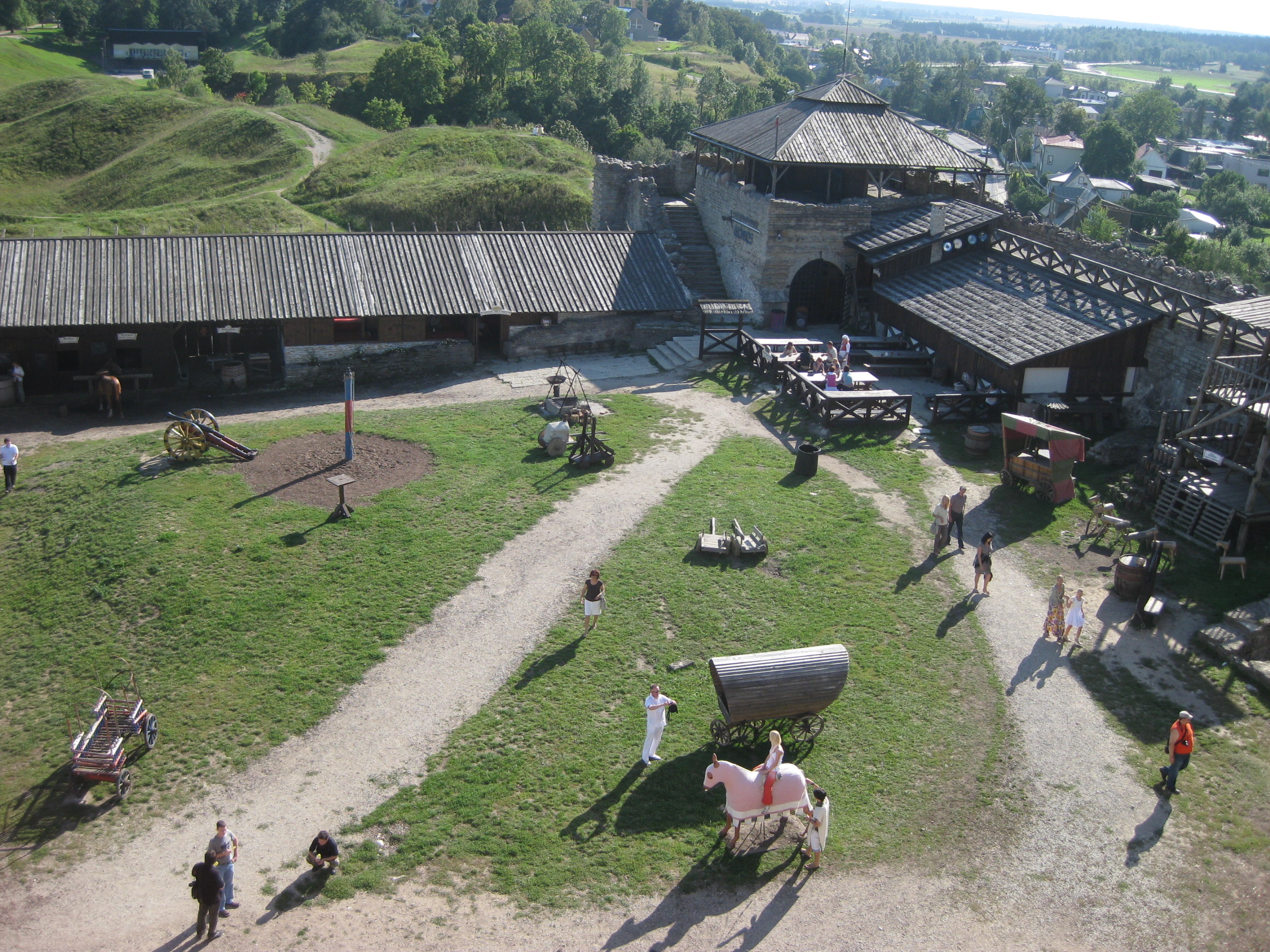 Vaade Rakvere linnuse sisehoovile 2011 - A view of the courtyard of the medieval Rakvere Castle, Estonia, in 2011.