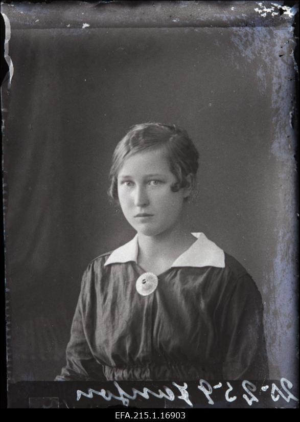 Koolitüdruk Janson.