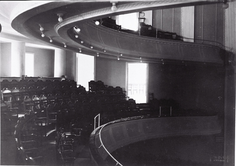 Estonia teatrisaali rõdud.