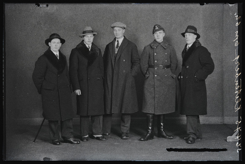 Grupp mehi, ajateenija, (foto tellija Klettenberg).